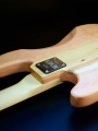 Newen Jazz Bass Natural Wood gitara basowa 7.jpg